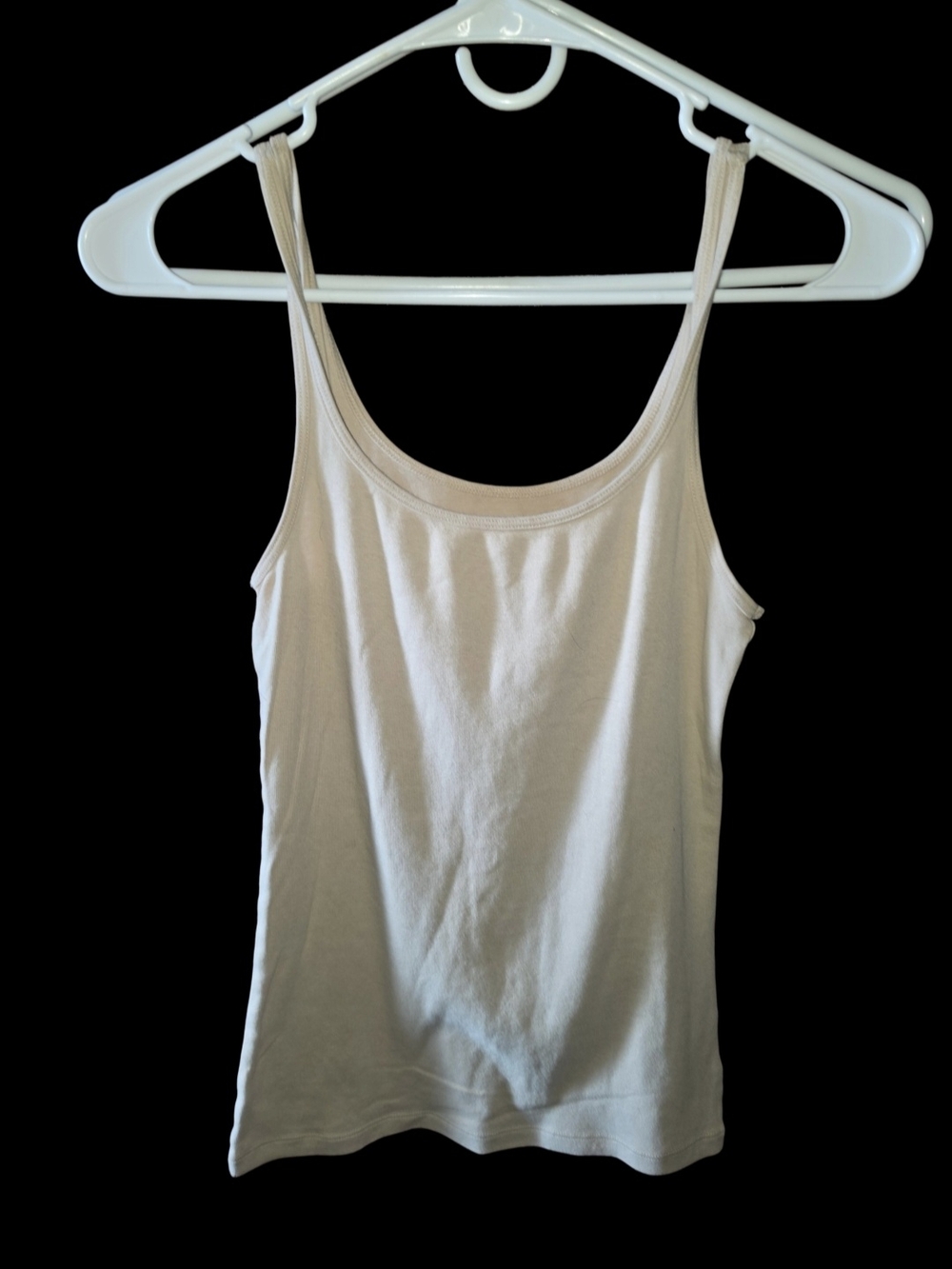 4/8/175.Old Navy Women Tan Tank Top(PRICE IS FIRM IF YOUR JUST BUYING THIS ITEM)